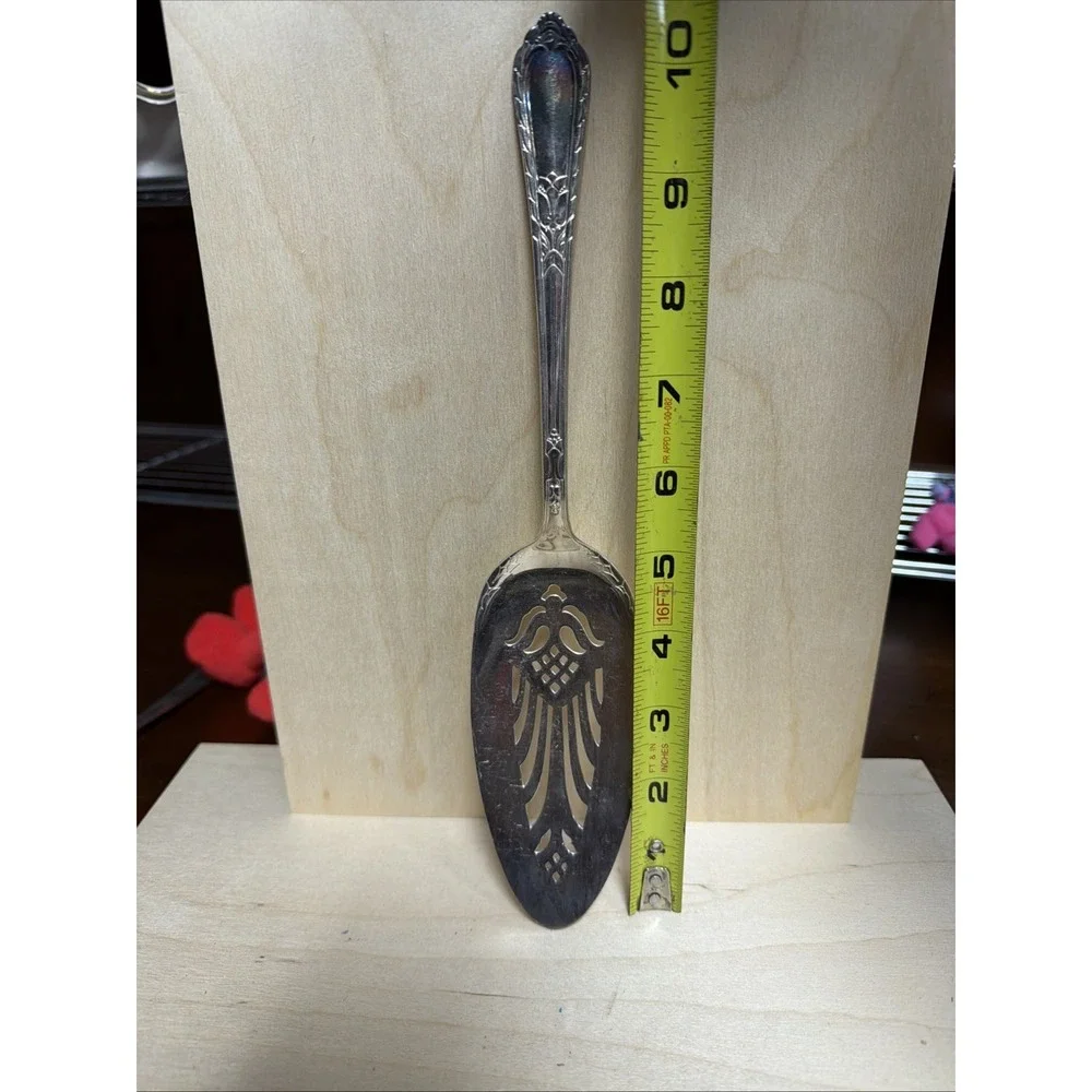 Holmes‎ & Edwards IS Spring Garden Cake Pie Server Silverware